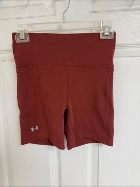 Under Armour Women’s High-Rise Rust Bike Shorts